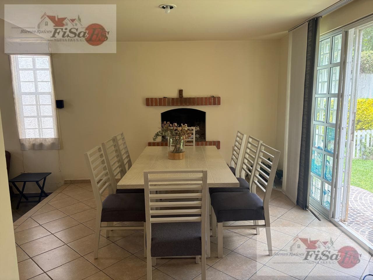 HOUSE FOR SALE IN THE COUNTRY CLUB