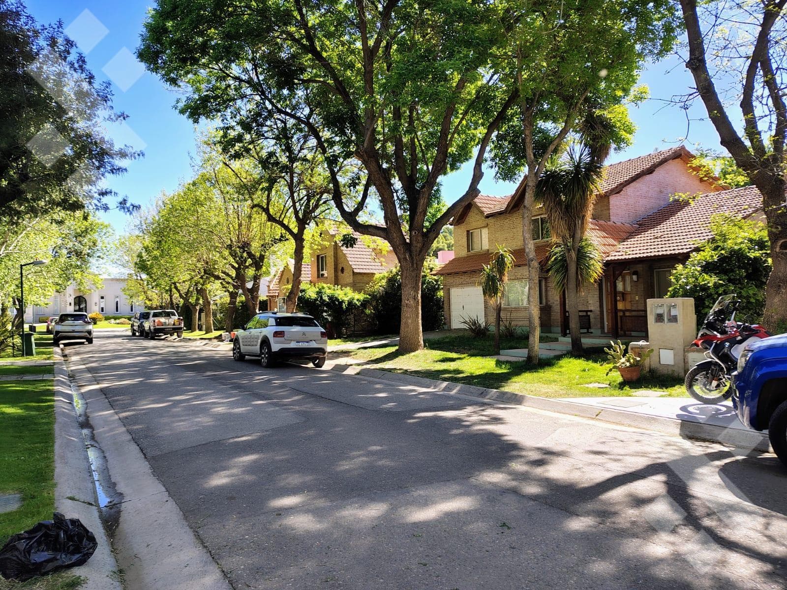 For Sale | 3-Bedroom House | Rincón Club de Campo Neighborhood | Neuquén