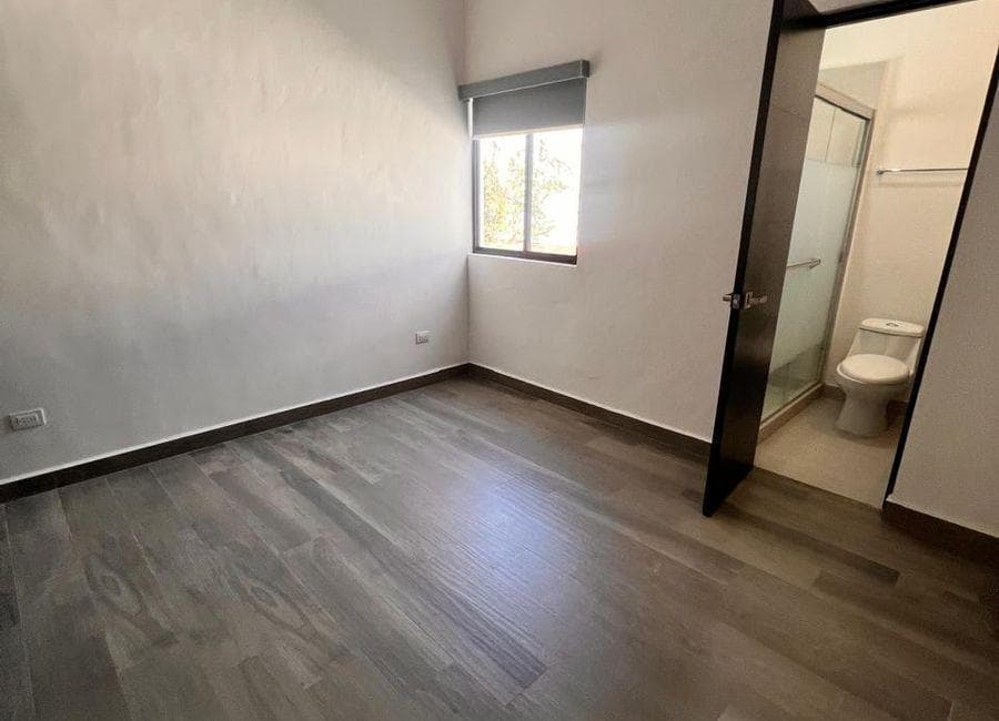 House for Rent in a Subdivision in Condado de Asturias