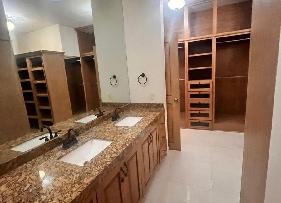 House for Rent in a Subdivision in Los Cristales