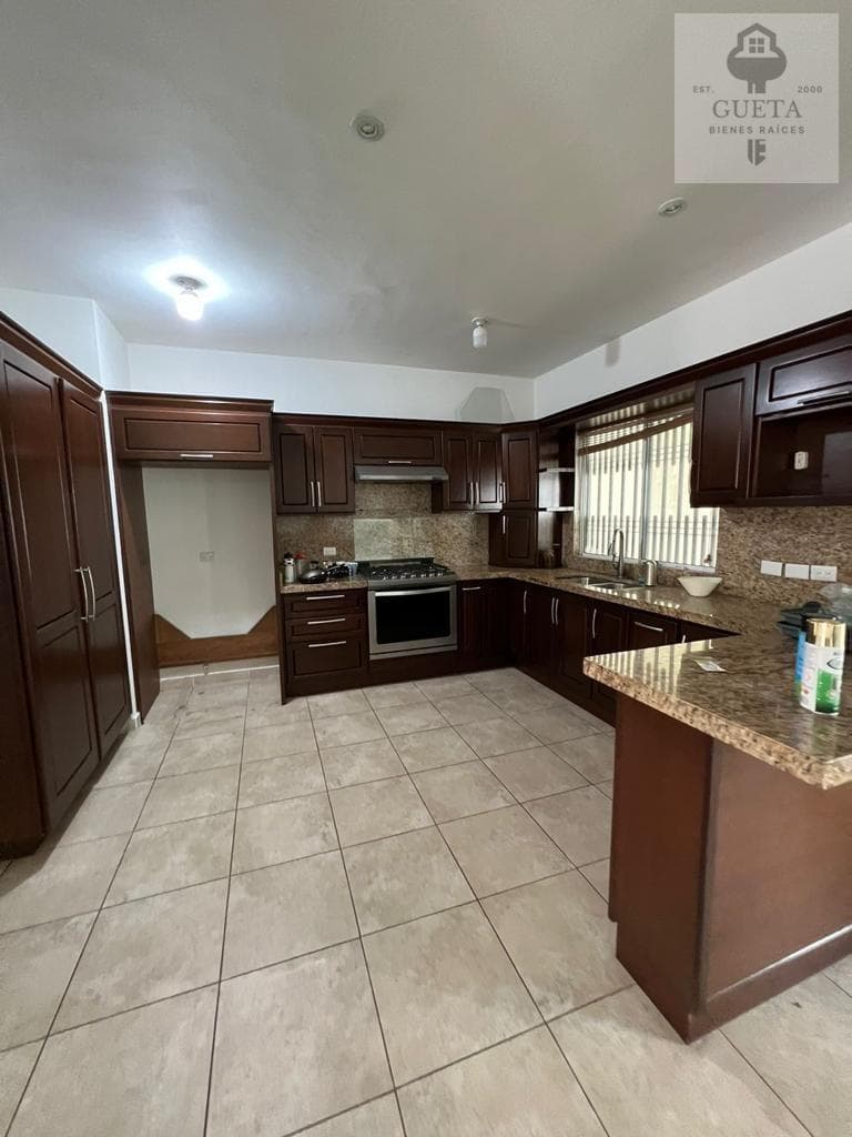 House for Rent in a Subdivision on Privada Fuentes