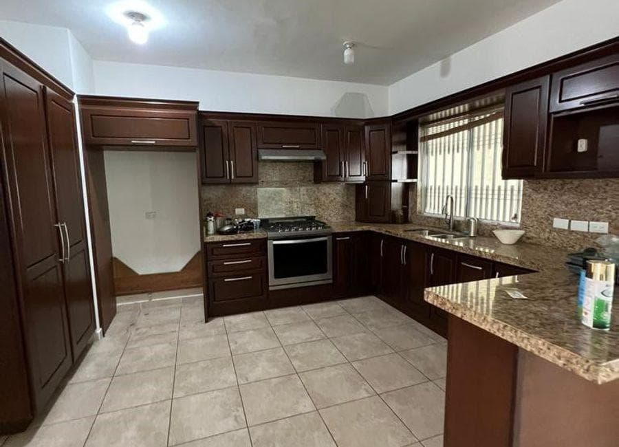 House for Rent in a Subdivision on Privada Fuentes