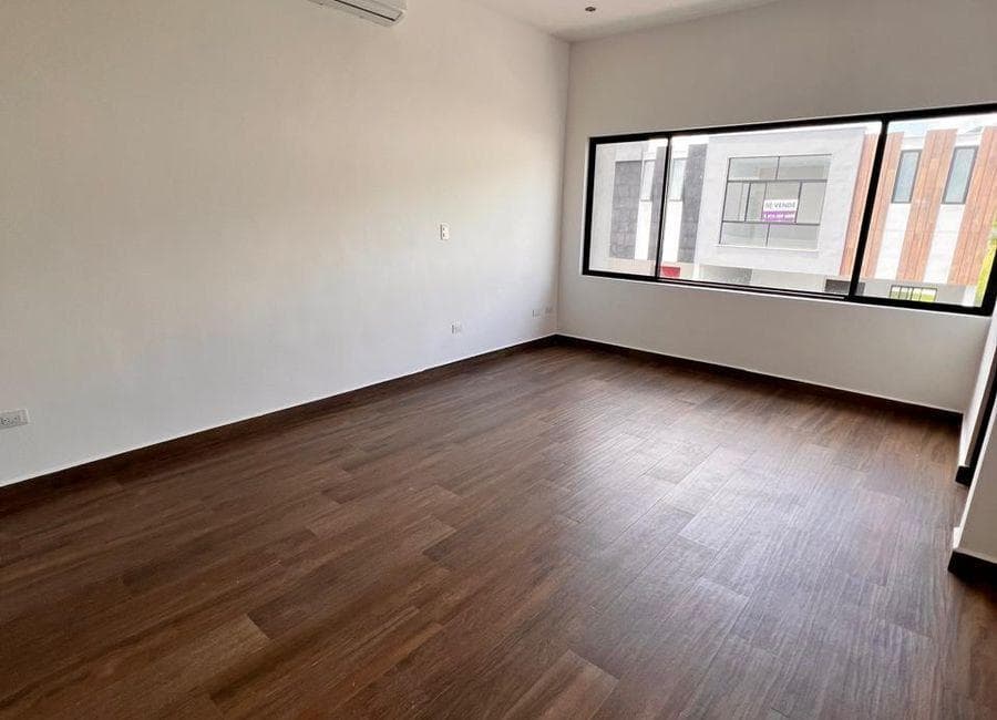 House for Rent in a Subdivision in Condado de Asturias
