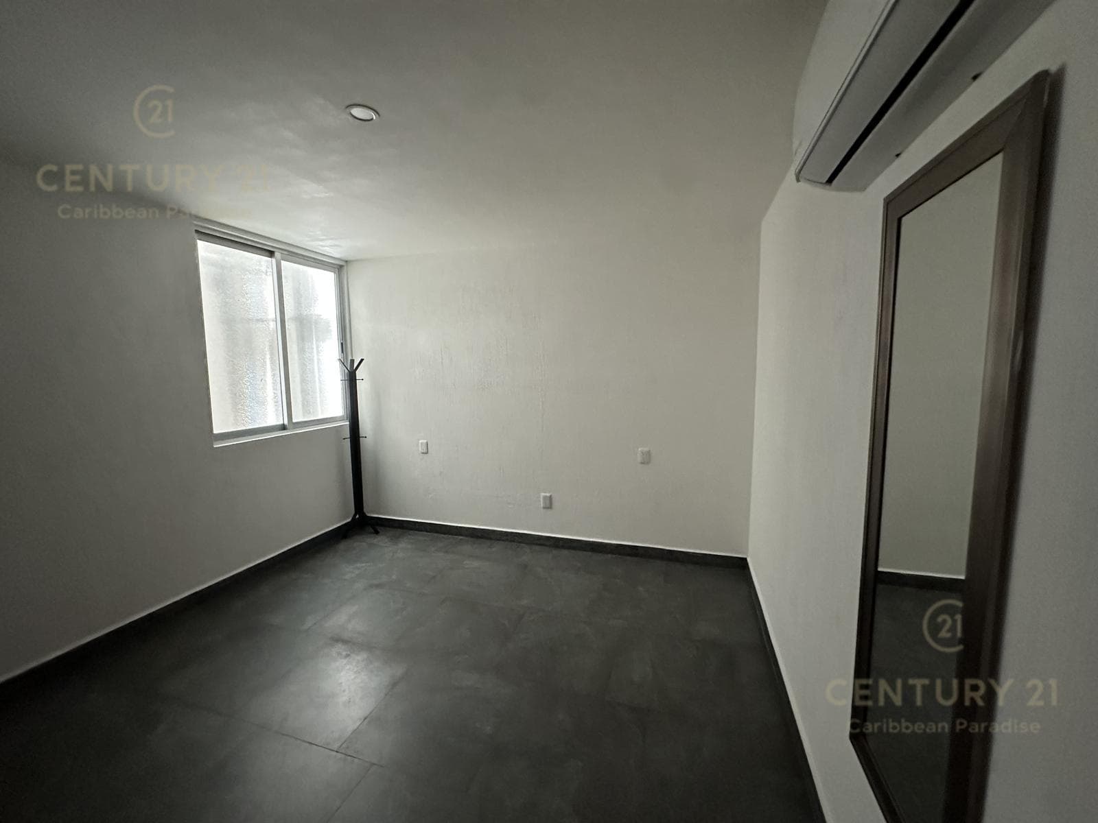 Medical Offices for Rent at 40 Norte | Building with Elevator (Standard Office) Playa del Carmen P463