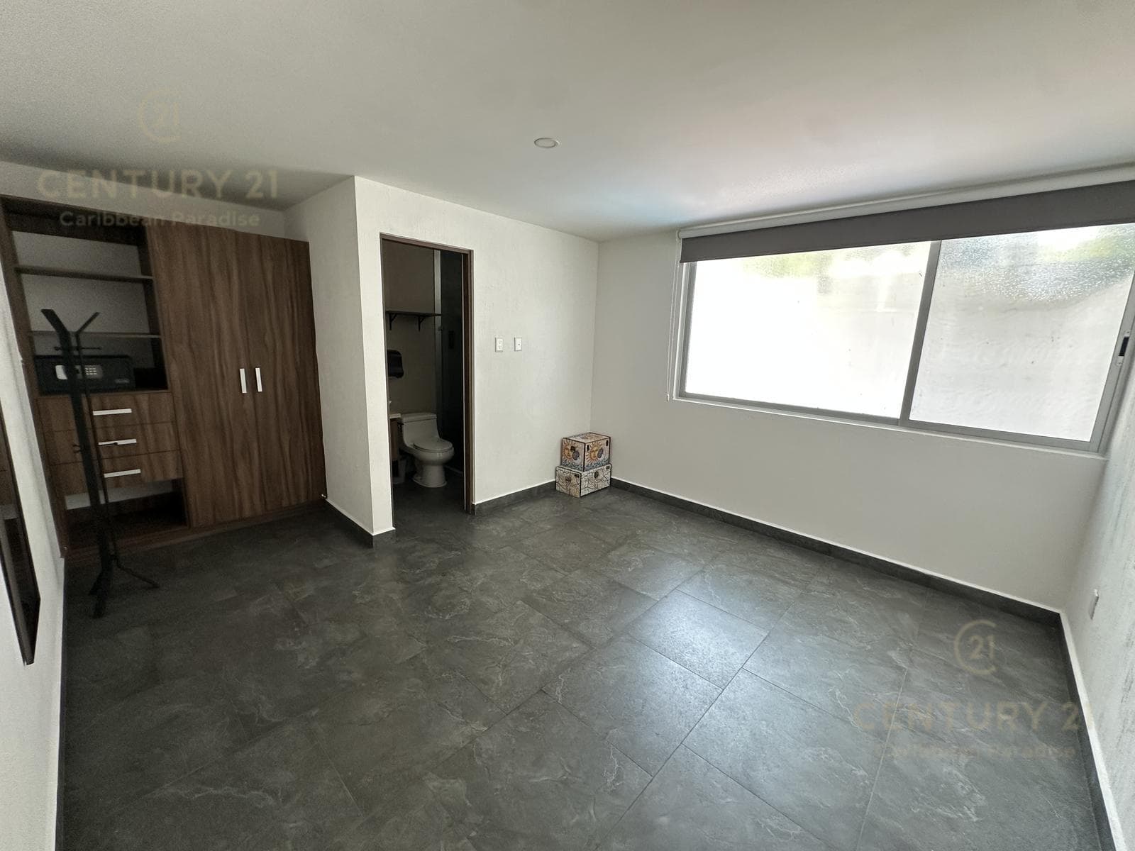 Medical Offices for Rent at 40 Norte | Building with Elevator (Standard Office) Playa del Carmen P463