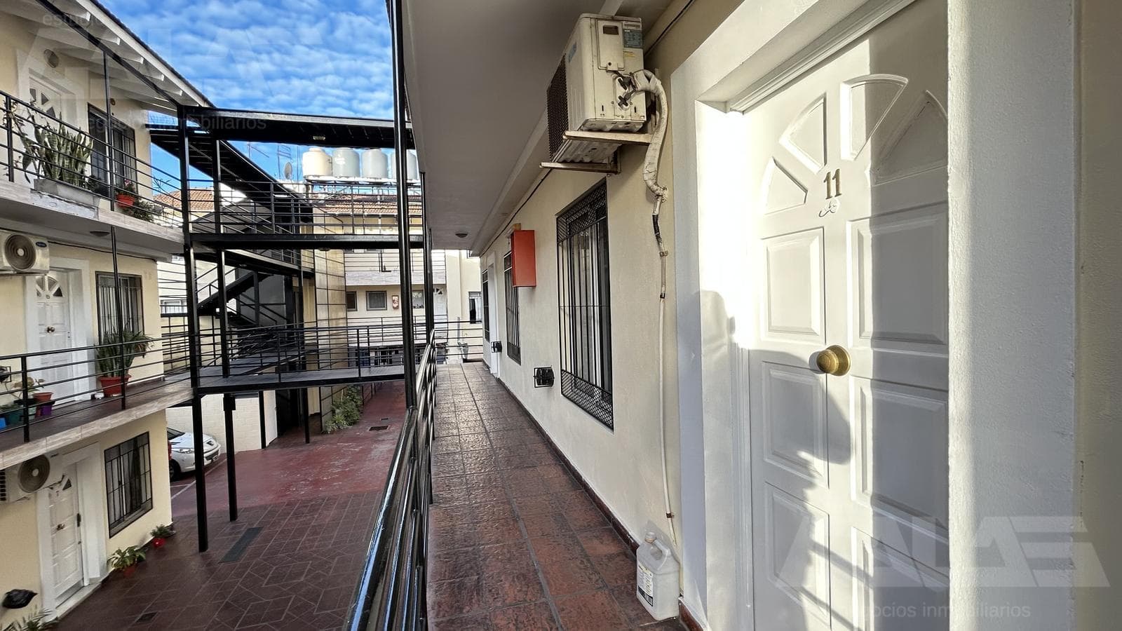 APARTMENT | 2 ROOMS | QUALIFIES FOR MORTGAGE | COMPLEX | SEMI-BUILT-IN KITCHEN | MORÓN