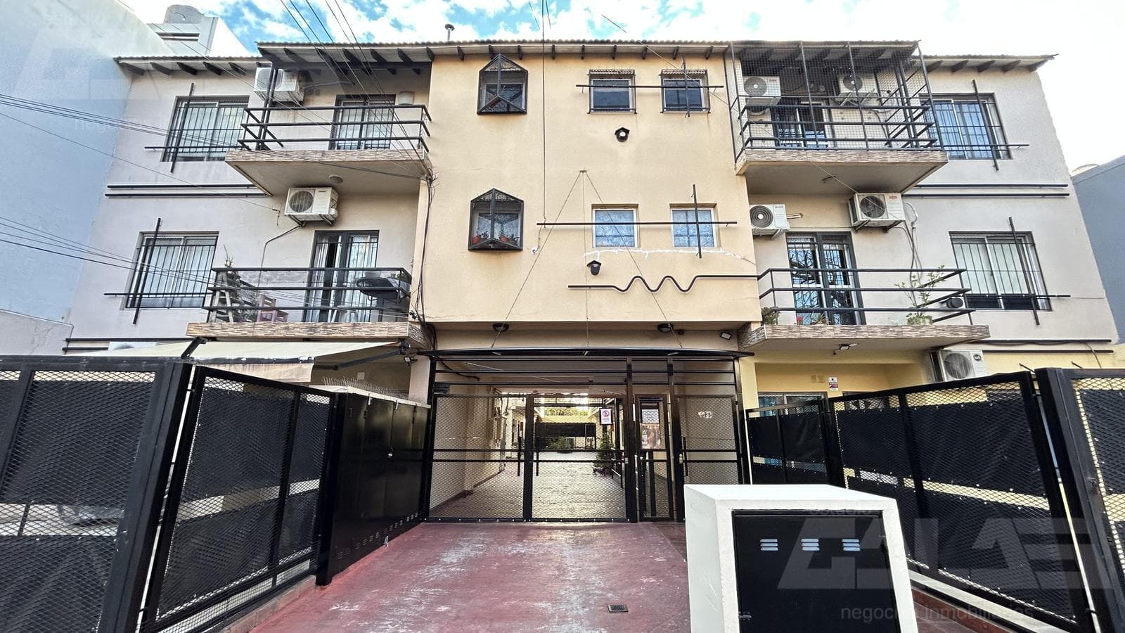 APARTMENT | 2 ROOMS | QUALIFIES FOR MORTGAGE | COMPLEX | SEMI-BUILT-IN KITCHEN | MORÓN