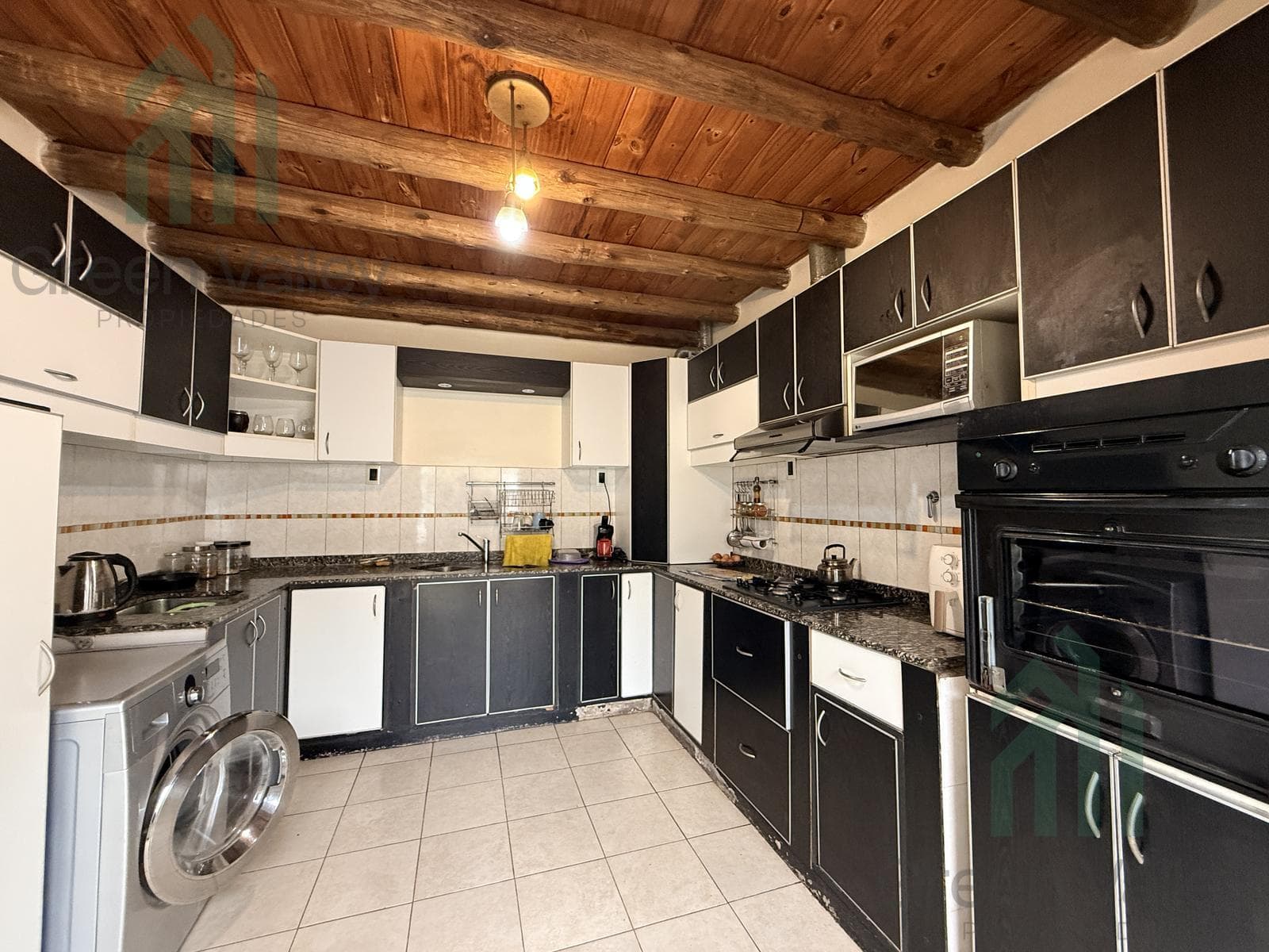 House in Luzuriaga