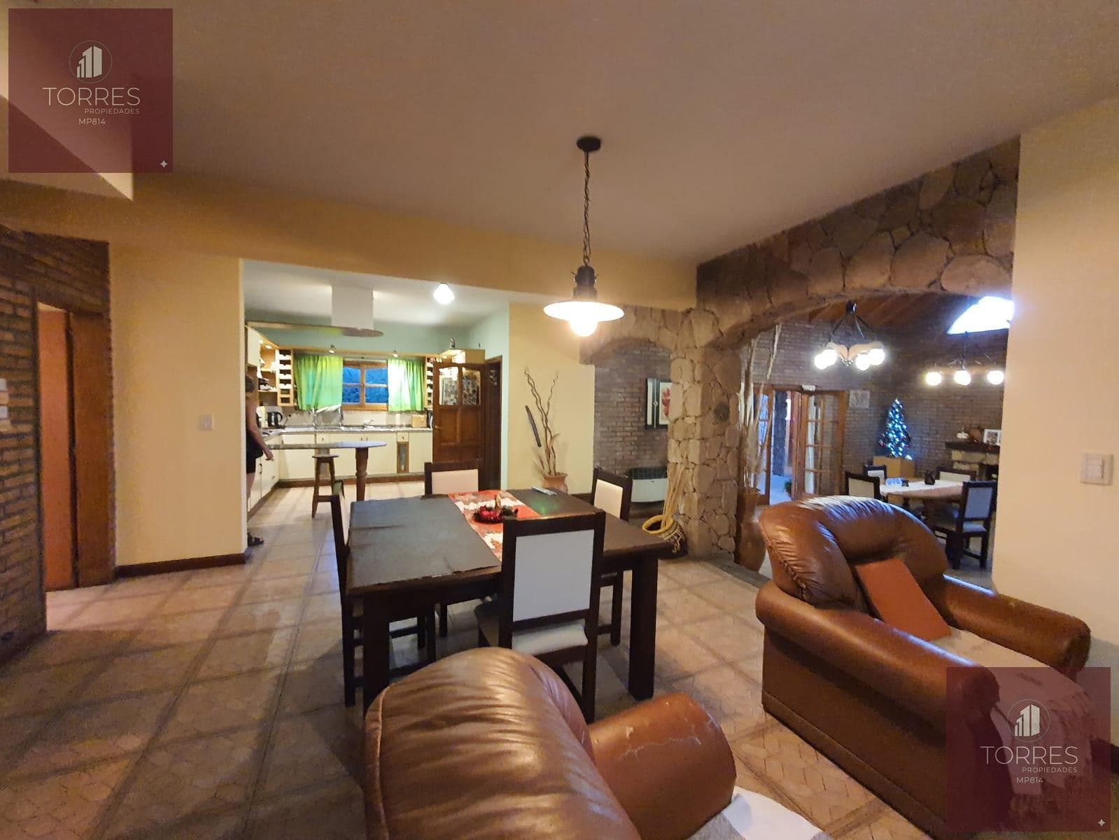 FOR SALE: HOUSE AND COMMERCIAL SPACE IN CENTRAL MERLO, SAN LUIS—3 BEDROOMS