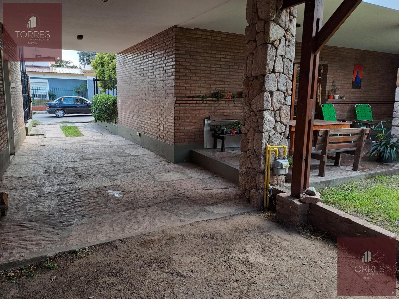 FOR SALE: HOUSE AND COMMERCIAL SPACE IN CENTRAL MERLO, SAN LUIS—3 BEDROOMS