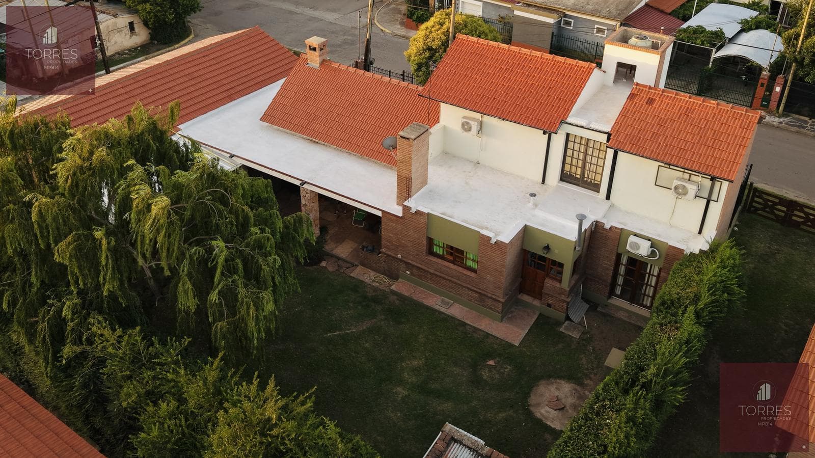 FOR SALE: HOUSE AND COMMERCIAL SPACE IN CENTRAL MERLO, SAN LUIS—3 BEDROOMS