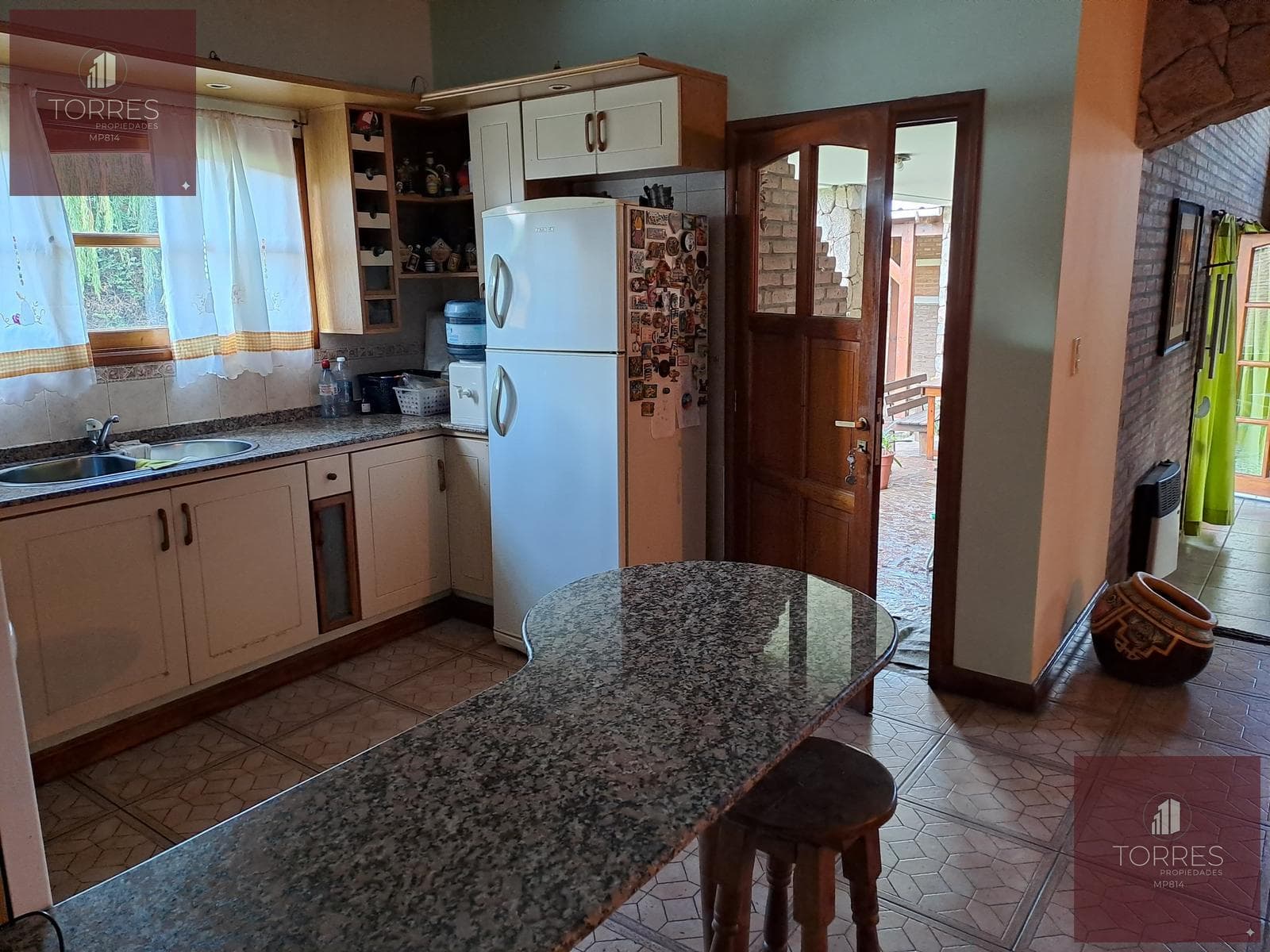 FOR SALE: HOUSE AND COMMERCIAL SPACE IN CENTRAL MERLO, SAN LUIS—3 BEDROOMS