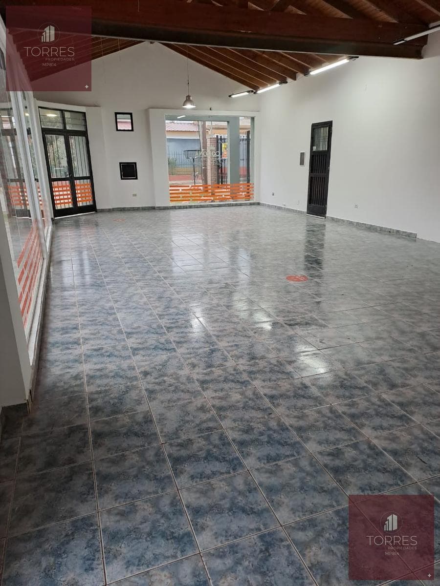 FOR SALE: HOUSE AND COMMERCIAL SPACE IN CENTRAL MERLO, SAN LUIS—3 BEDROOMS