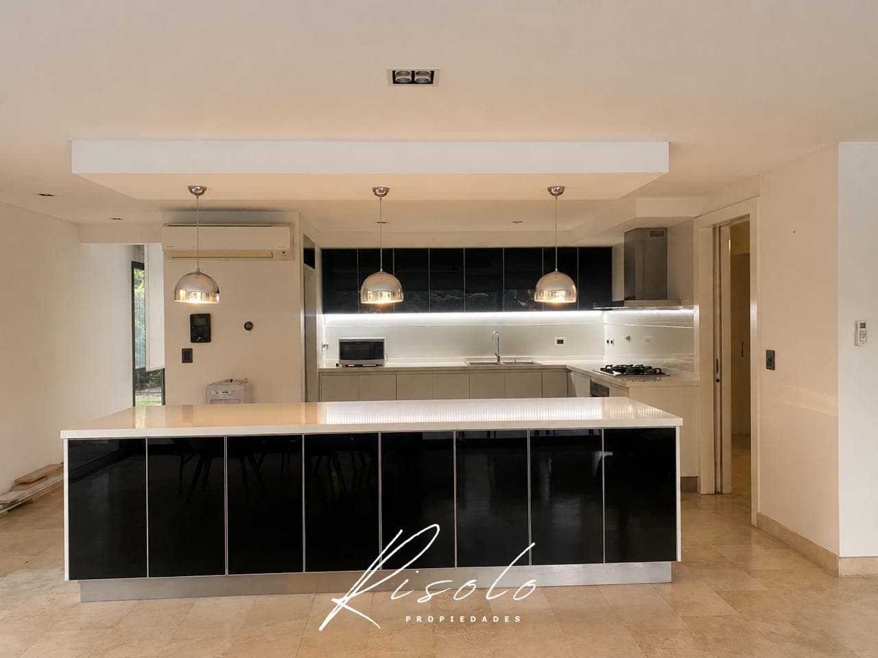 El Barranco - Exclusive Designer Home, Lake, and Nature Just 400 Meters from the Pan-American Highway