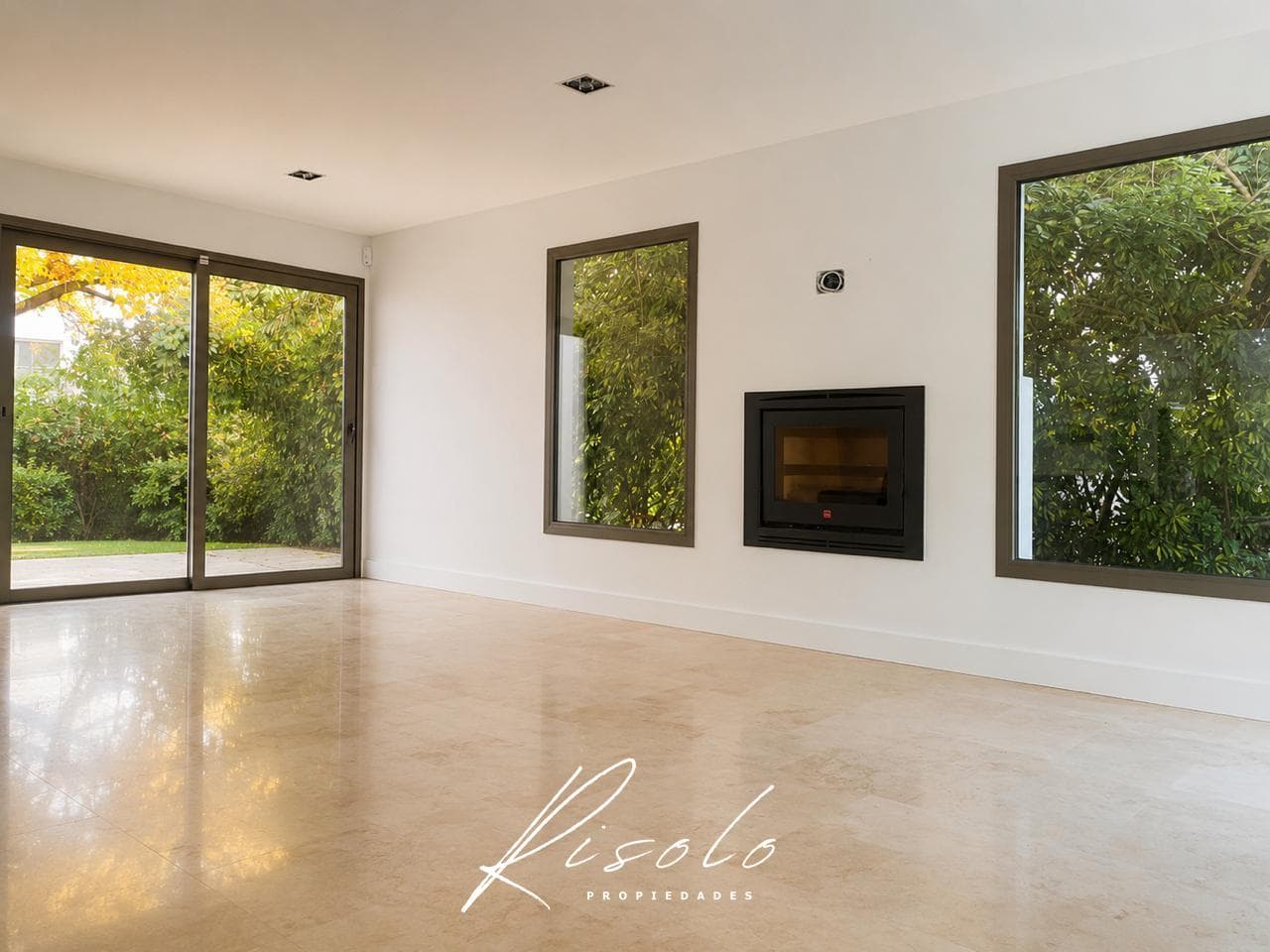 El Barranco - Exclusive Designer Home, Lake, and Nature Just 400 Meters from the Pan-American Highway