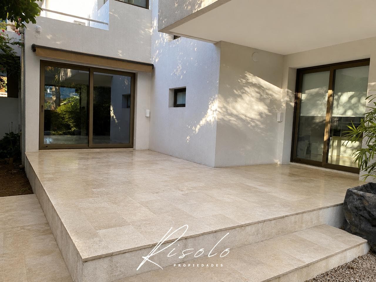El Barranco - Exclusive Designer Home, Lake, and Nature Just 400 Meters from the Pan-American Highway