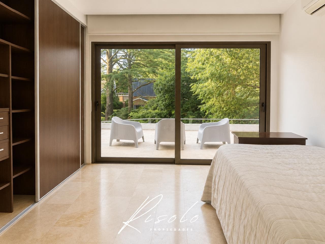 El Barranco - Exclusive Designer Home, Lake, and Nature Just 400 Meters from the Pan-American Highway