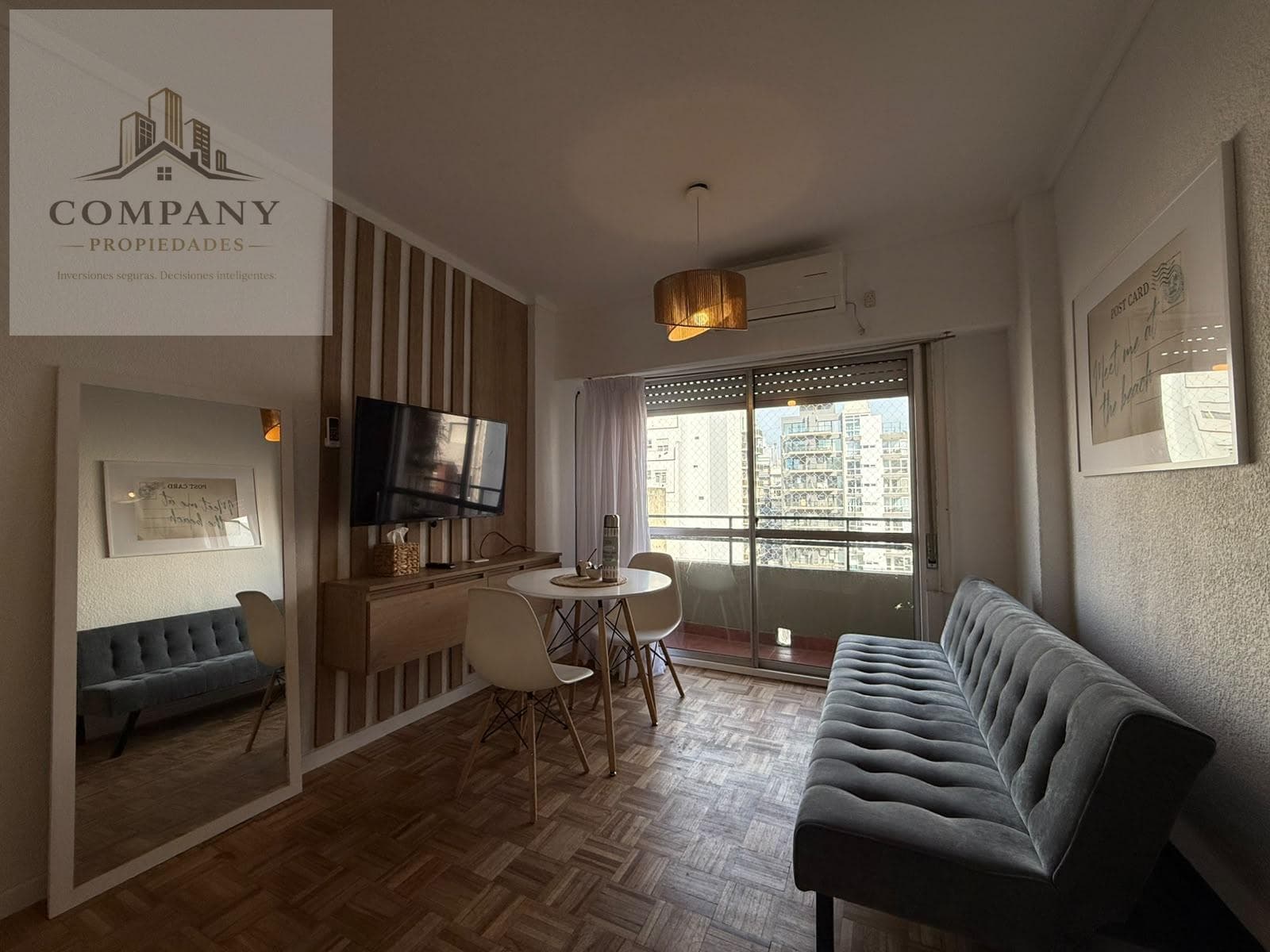 Studio apartment for sale, facing the street.