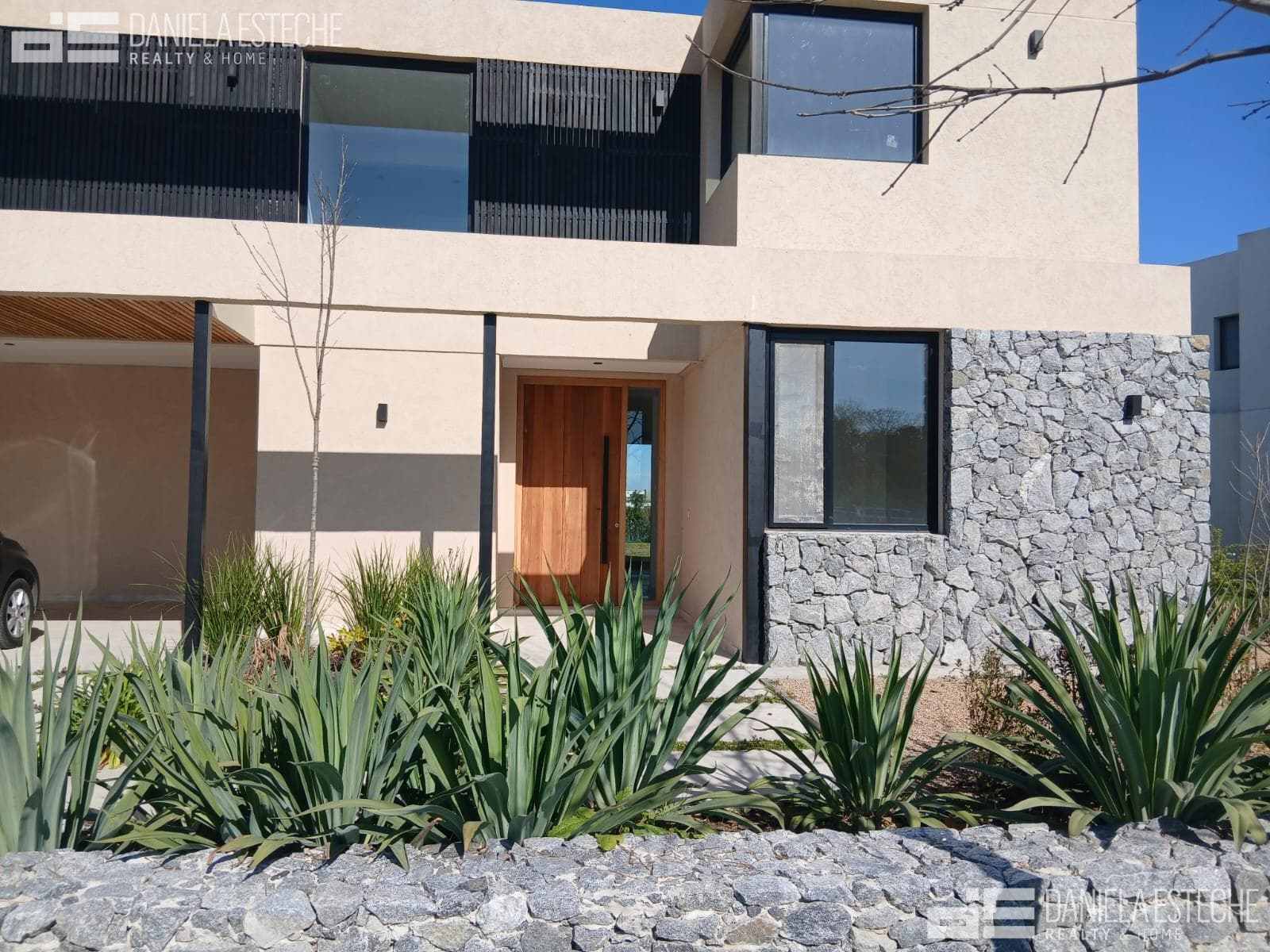 HOUSE FOR SALE IN PILARÁ