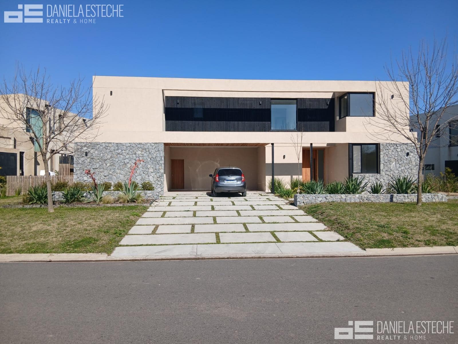 HOUSE FOR SALE IN PILARÁ