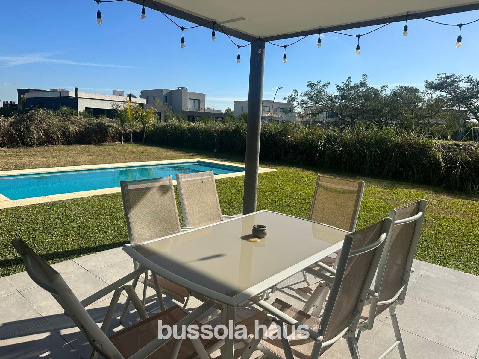 5-room house for rent with a pool in the Vistas Puertos neighborhood of Escobar