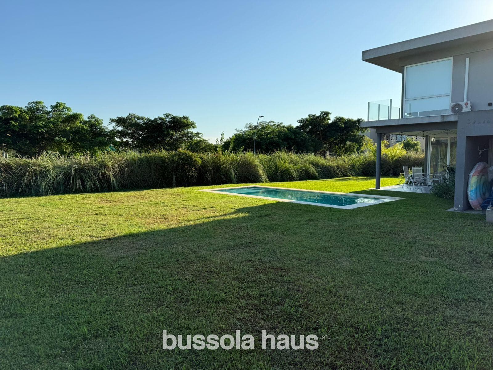 5-room house for rent with a pool in the Vistas Puertos neighborhood of Escobar