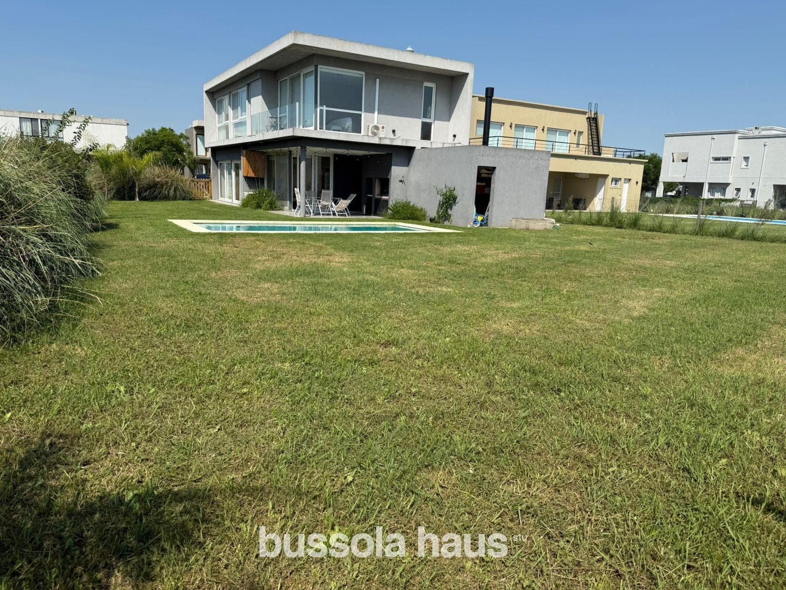5-room house for rent with a pool in the Vistas Puertos neighborhood of Escobar