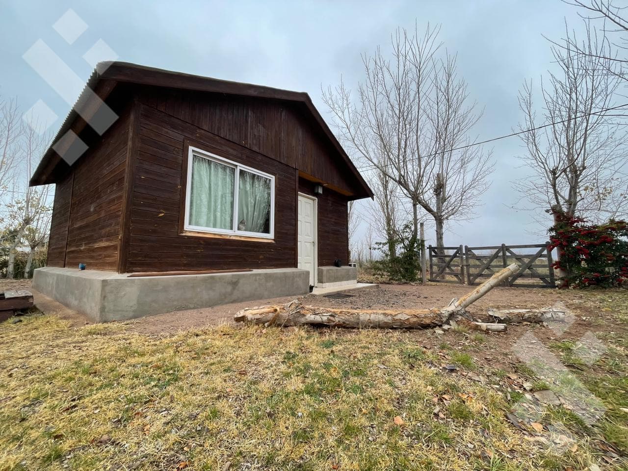 FOR SALE: TWO HOMES WITH A POOL - VILLA EL CHOCON - NEUQUÉN CITY