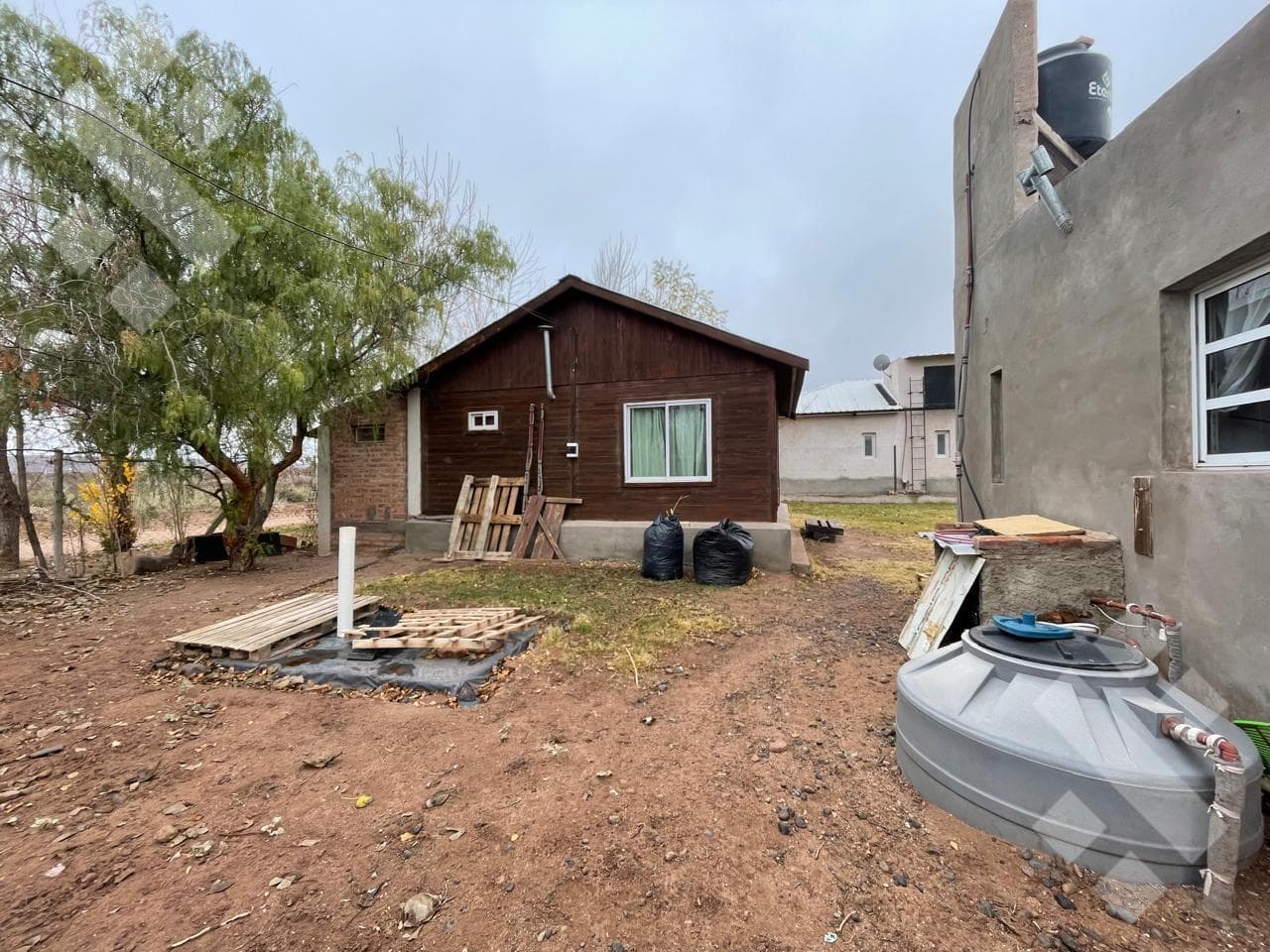 FOR SALE: TWO HOMES WITH A POOL - VILLA EL CHOCON - NEUQUÉN CITY