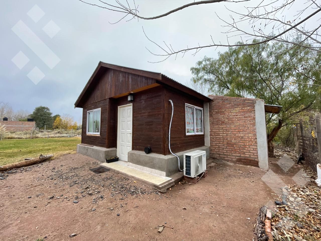 FOR SALE: TWO HOMES WITH A POOL - VILLA EL CHOCON - NEUQUÉN CITY