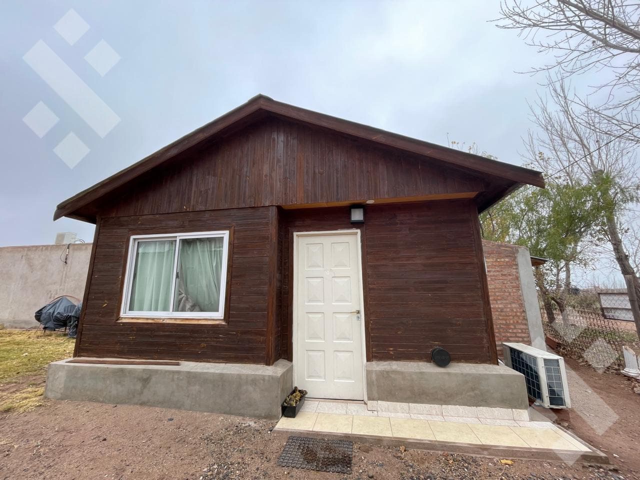 FOR SALE: TWO HOMES WITH A POOL - VILLA EL CHOCON - NEUQUÉN CITY