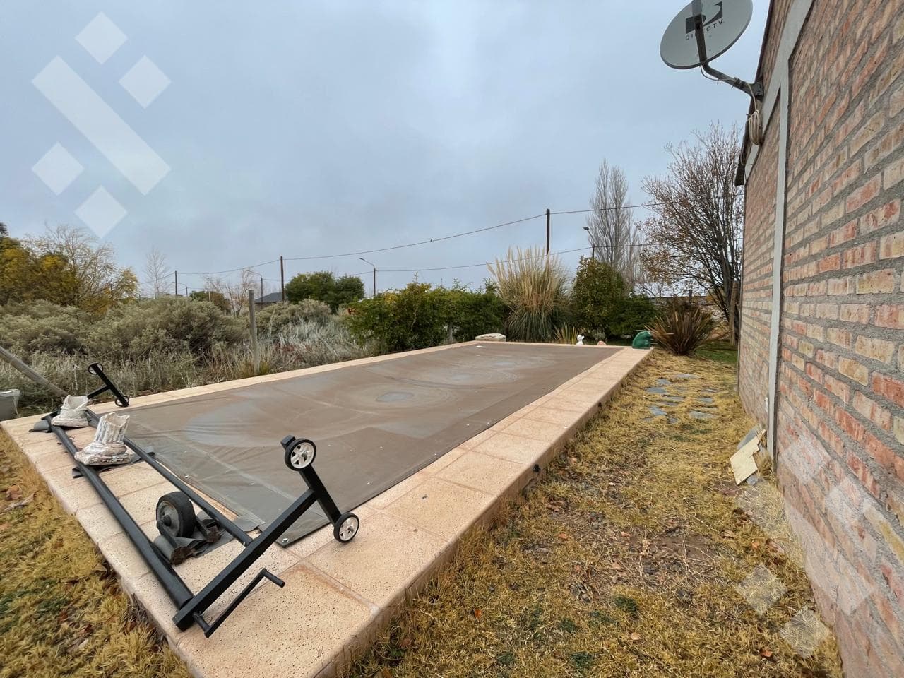 FOR SALE: TWO HOMES WITH A POOL - VILLA EL CHOCON - NEUQUÉN CITY