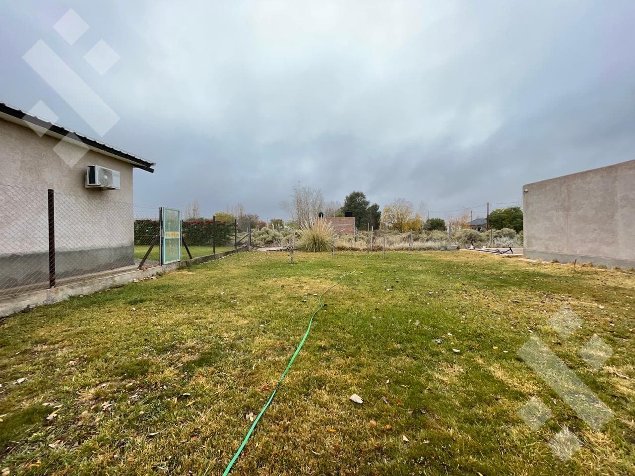 FOR SALE: TWO HOMES WITH A POOL - VILLA EL CHOCON - NEUQUÉN CITY