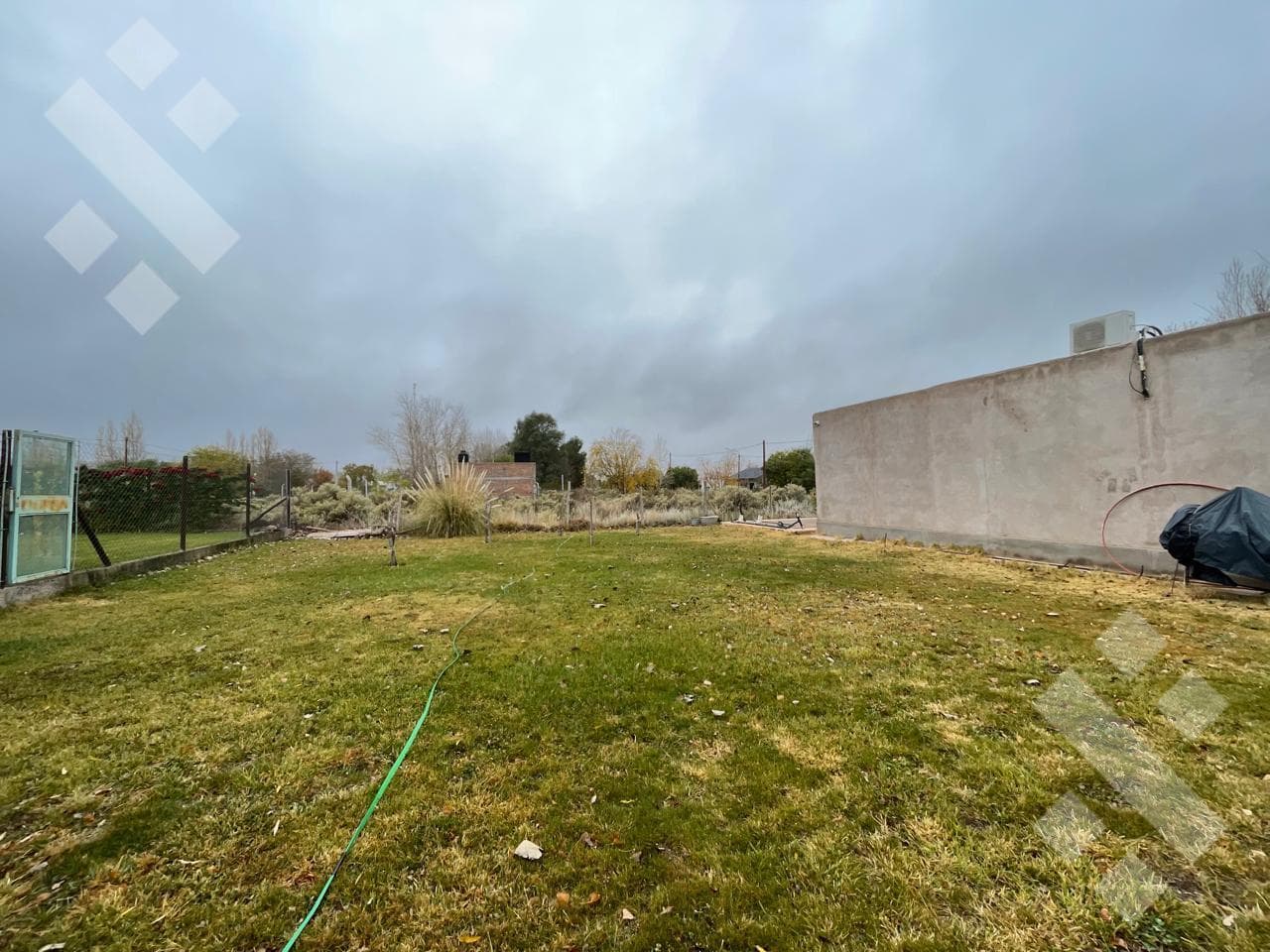 FOR SALE: TWO HOMES WITH A POOL - VILLA EL CHOCON - NEUQUÉN CITY