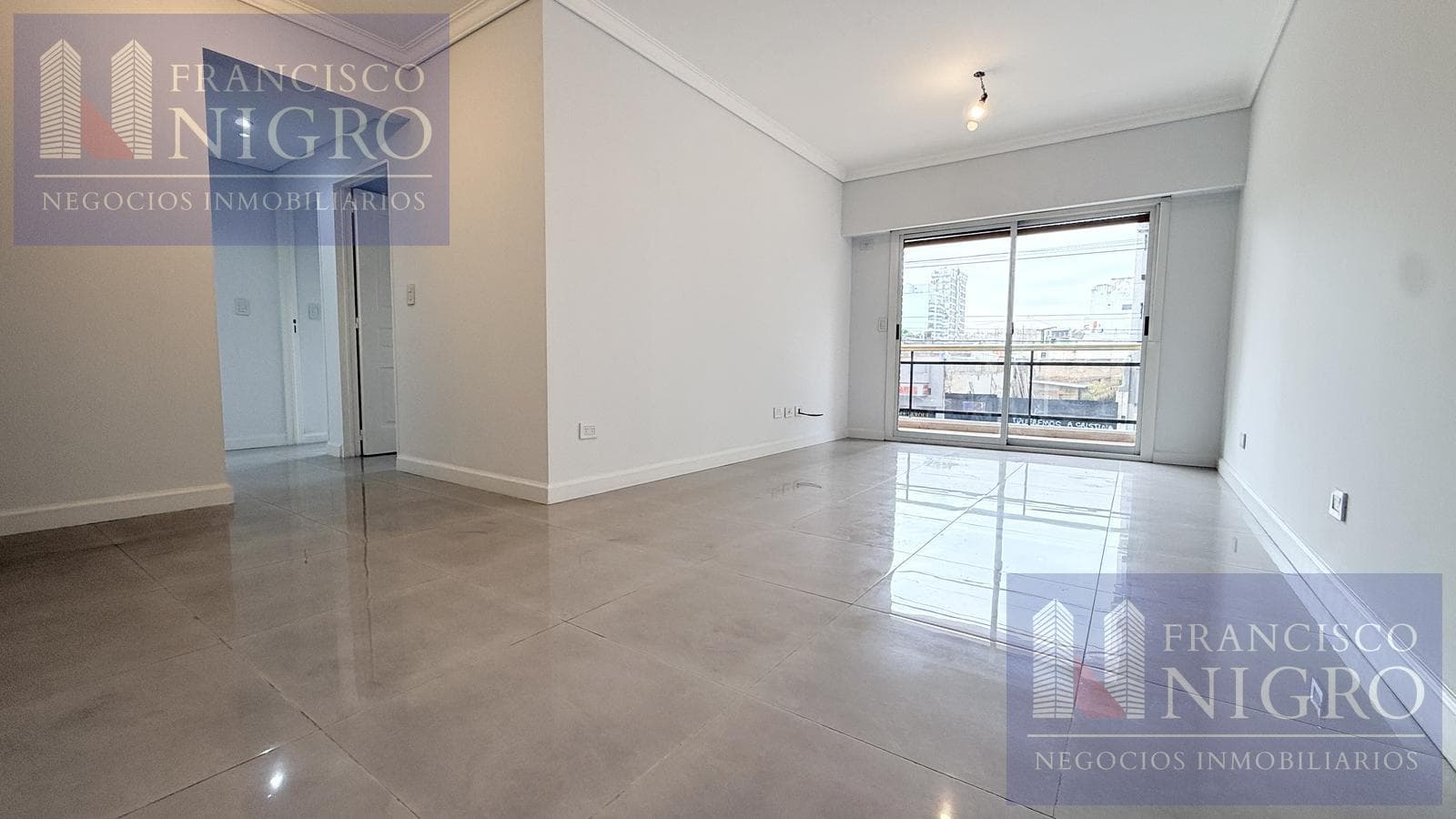 3-room apartment for rent with garage and patio in Villa del Parque