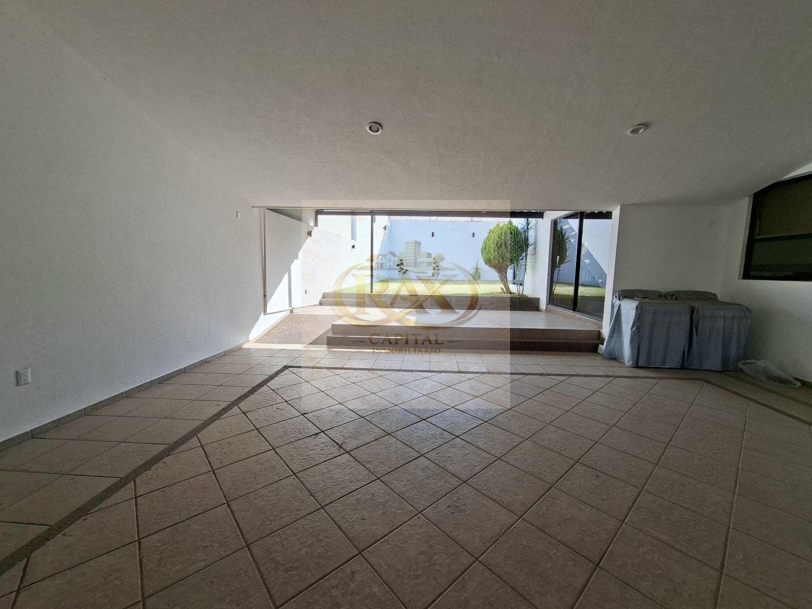 Furnished Loft with Private Garden in Colinas de Gran Jardin