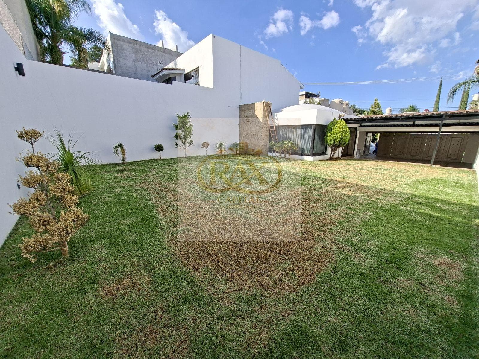 Furnished Loft with Private Garden in Colinas de Gran Jardin