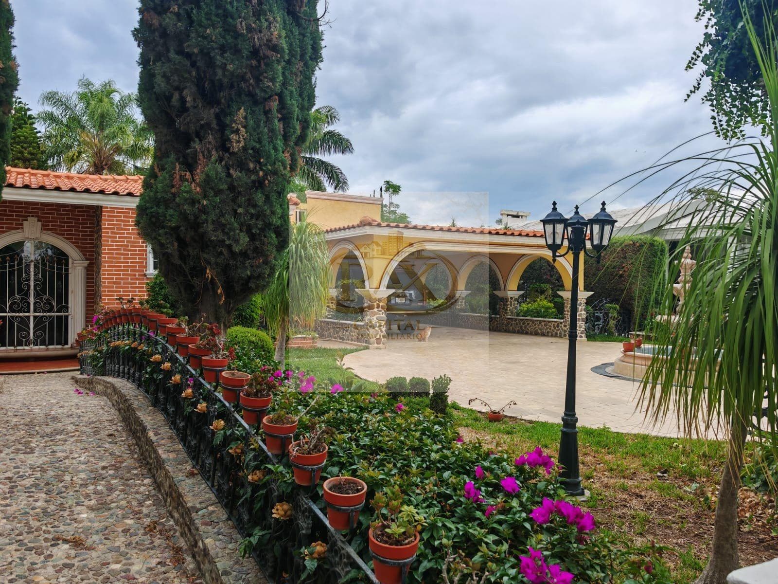 Luxury Home with a Pool in La Herradura Campestre
