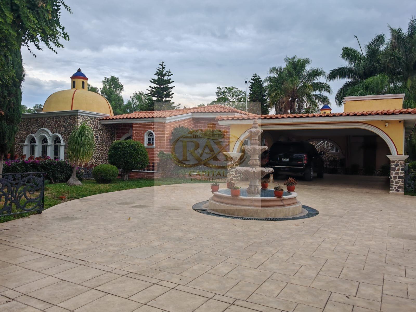 Luxury Home with a Pool in La Herradura Campestre