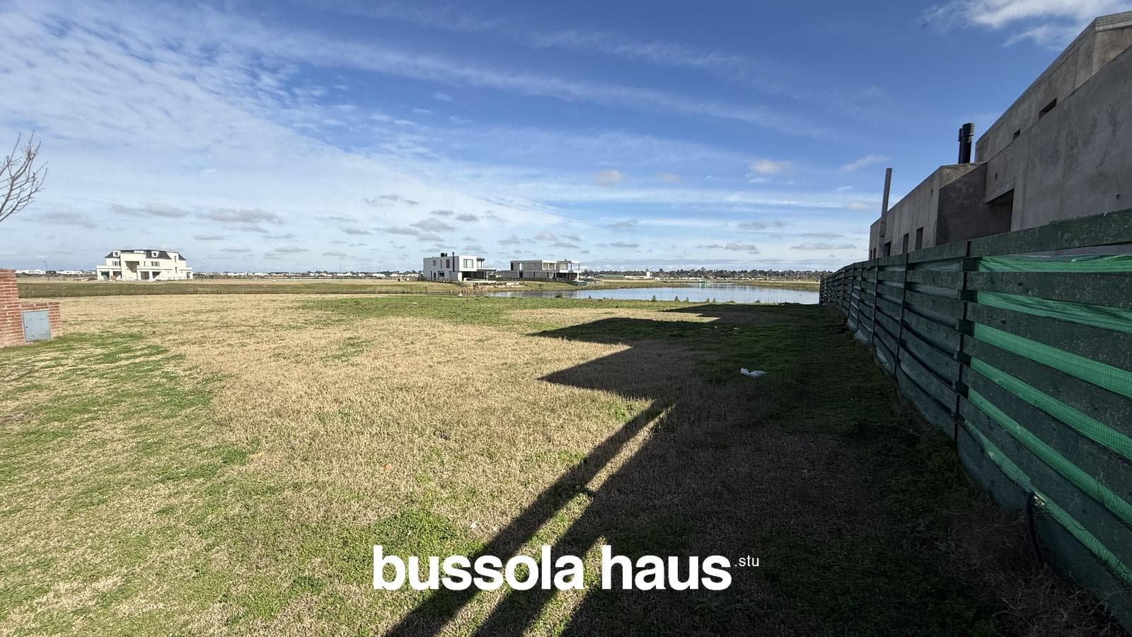 Lakefront lot for sale with good exposure in Amarras Puertos Escobar