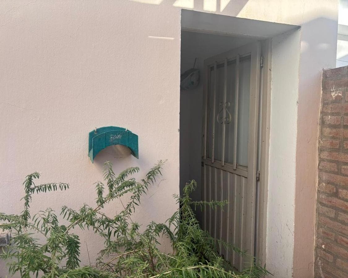 HOUSE IN ALTA CORDOBA WITH SEPARATE APARTMENT - ELIGIBLE FOR A LOAN -