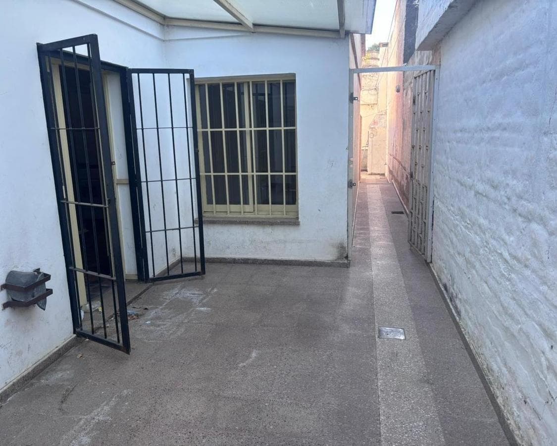 HOUSE IN ALTA CORDOBA WITH SEPARATE APARTMENT - ELIGIBLE FOR A LOAN -