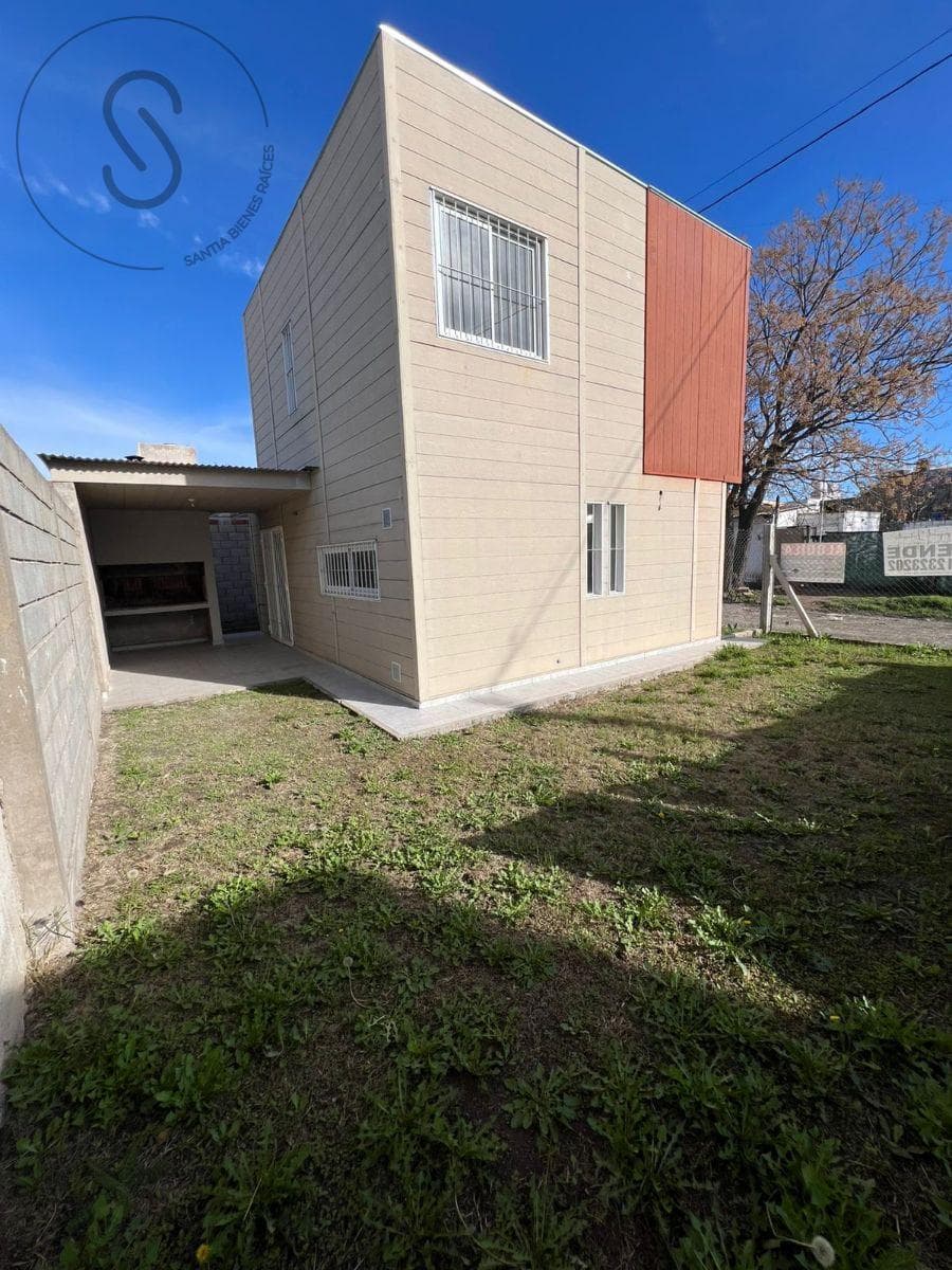 INVESTMENT OPPORTUNITY: 2-Bedroom House for Sale with Rental Income in B 20 de Junio