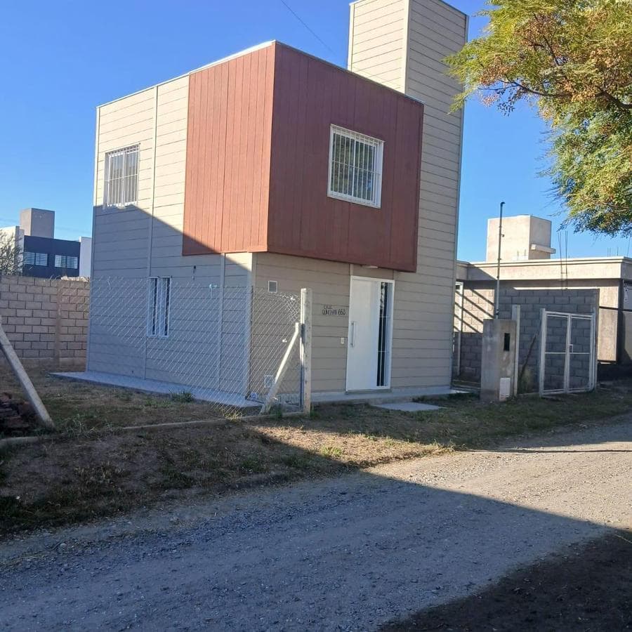 INVESTMENT OPPORTUNITY: 2-Bedroom House for Sale with Rental Income in B 20 de Junio