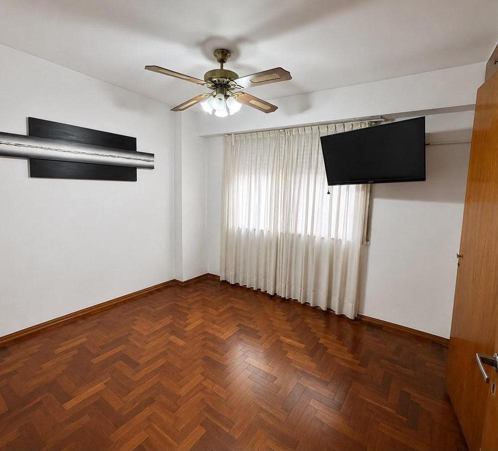 FURNISHED 3-BEDROOM APARTMENT FOR SALE IN THE MONGE BUILDING, AVOLMOS, DOWNTOWN CORDOBA