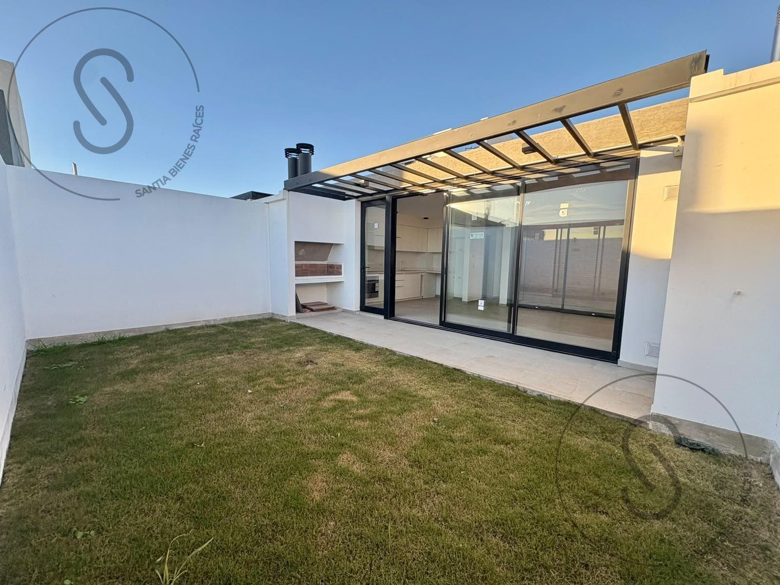 DUPLEX FOR SALE: SINGLE-STORY, 2 BEDROOMS, DAKOTA TOWN, DOCTA, CORDOBA, FINANCING AVAILABLE