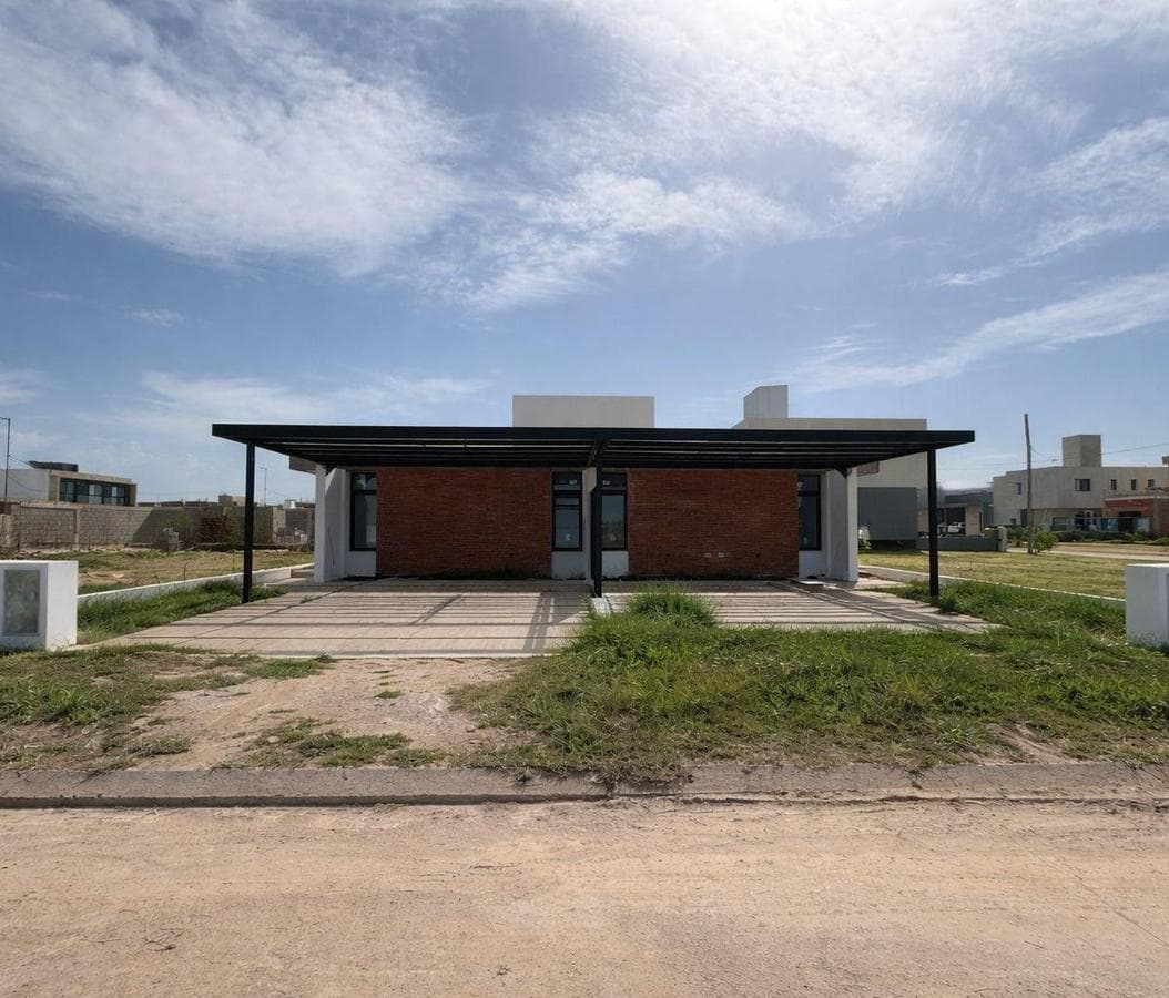 DUPLEX FOR SALE: SINGLE-STORY, 2 BEDROOMS, DAKOTA TOWN, DOCTA, CORDOBA, FINANCING AVAILABLE