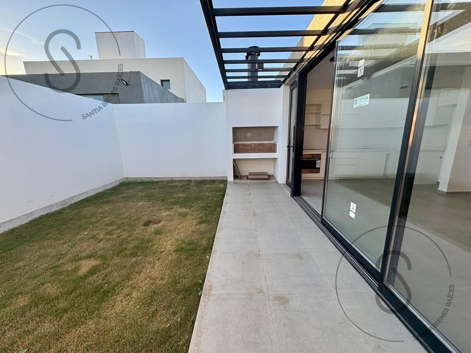 DUPLEX FOR SALE: SINGLE-STORY, 2 BEDROOMS, DAKOTA TOWN, DOCTA, CORDOBA, FINANCING AVAILABLE