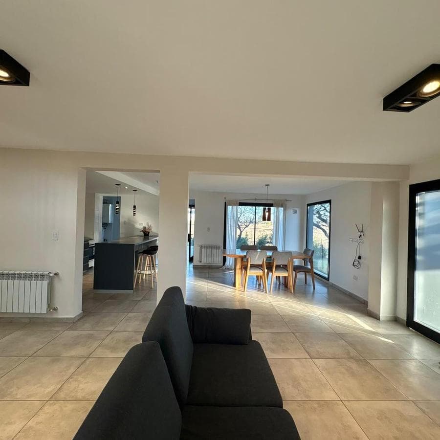 3-BEDROOM HOUSE FOR SALE IN LAS CAÑITAS, A PRIVATE NEIGHBORHOOD IN MÁLAGA