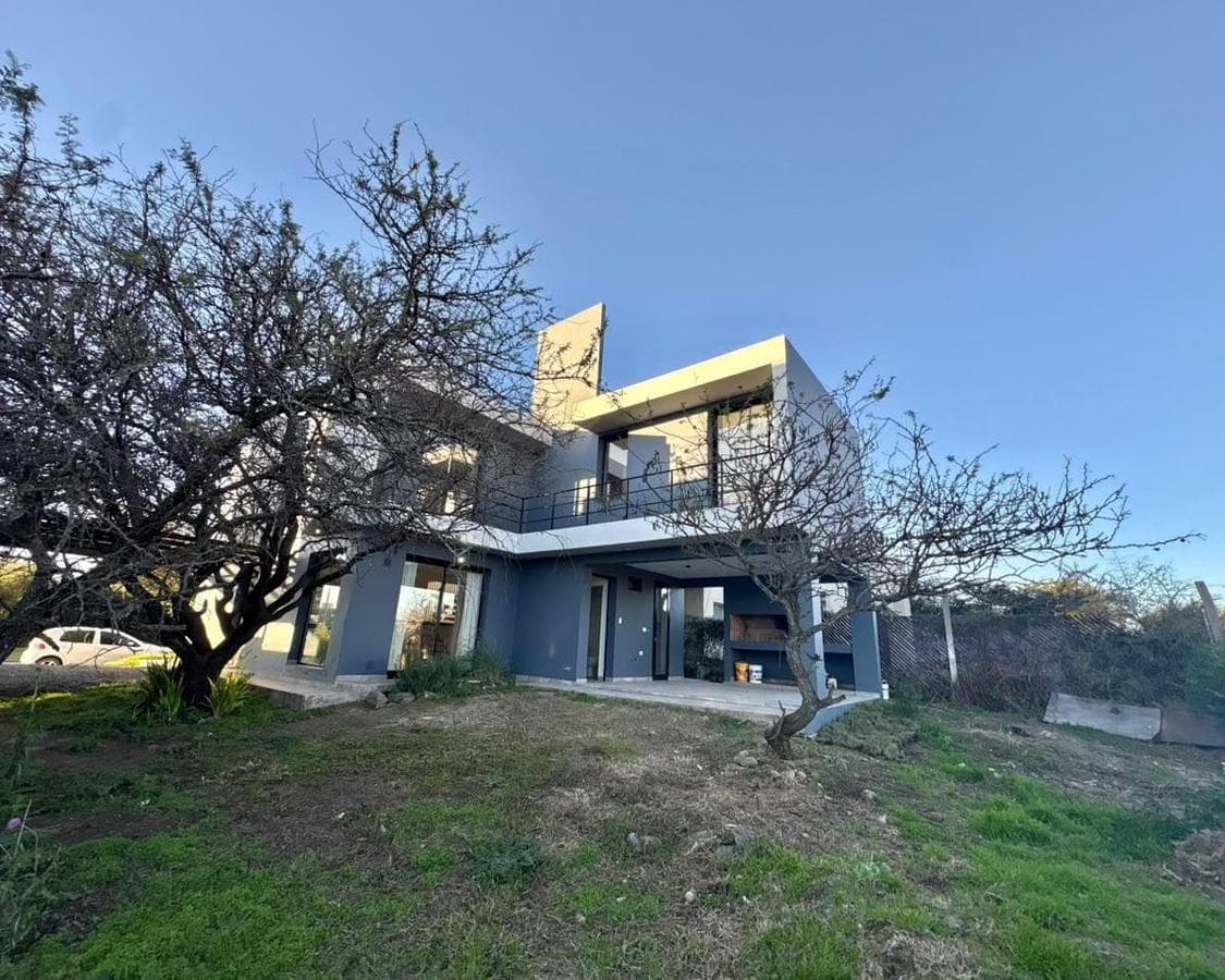 3-BEDROOM HOUSE FOR SALE IN LAS CAÑITAS, A PRIVATE NEIGHBORHOOD IN MÁLAGA